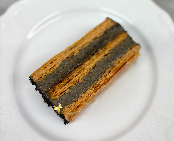 黒ゴマのミルフォイユ